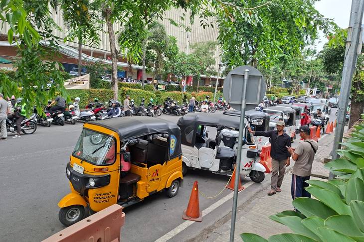 Bukan Cuma Motor! Kendaraan Roda Tiga Berpotensi Jadi Solusi Transportasi Umum Indonesia