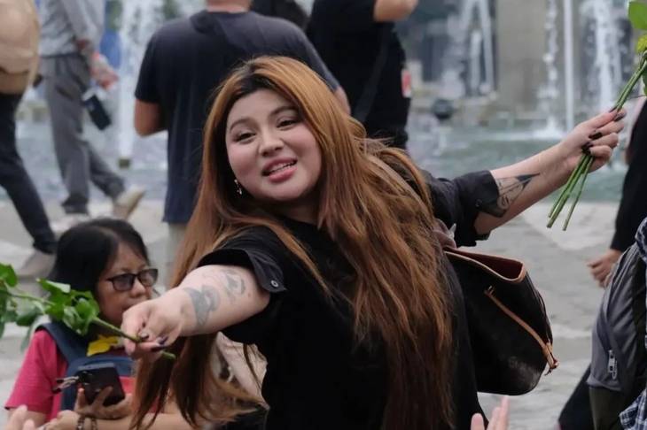 Dari Mawar Putih Dea Ayu hingga Ambulans Zaskia Mecca: Figur Publik Turun ke Jalan Bersama Massa Aksi #IndonesiaSadar