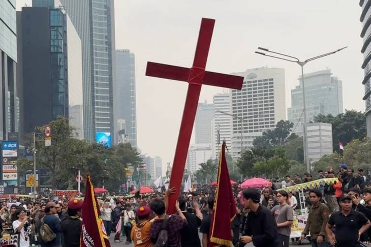 Dari Merauke hingga Jakarta, Salib Merah Hadir Membawa Semangat Perlawanan