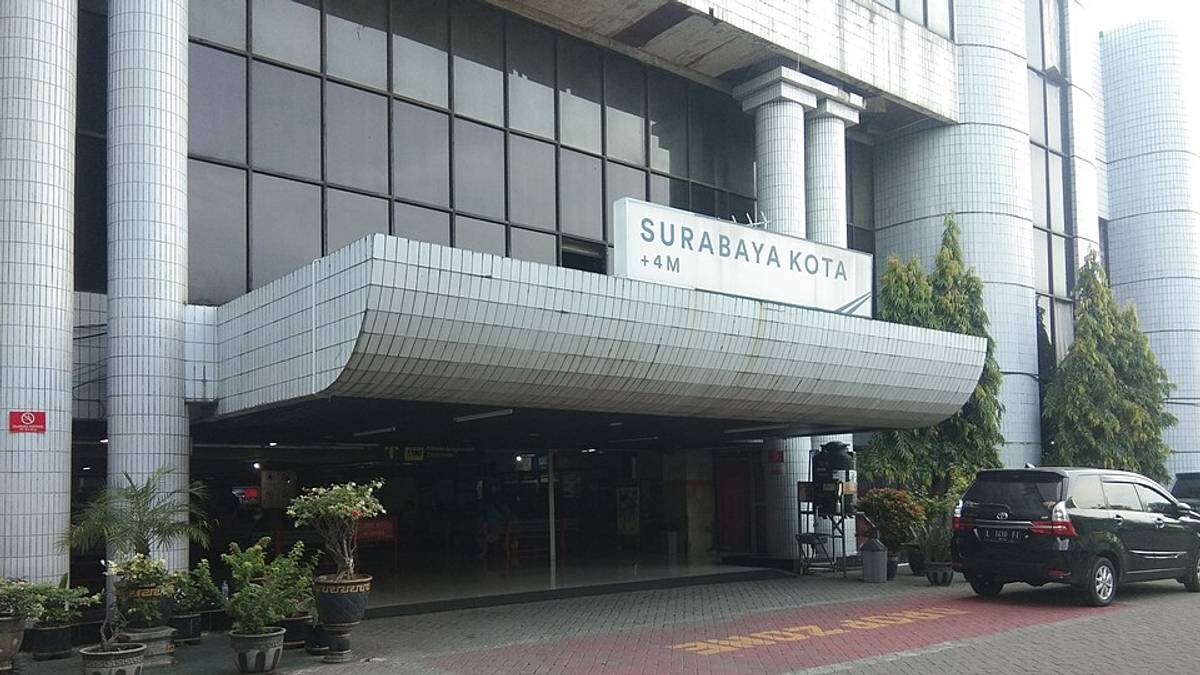 Kenapa Stasiun Surabaya Kota Disebut Stasiun Semut?