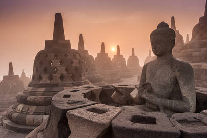 10 Provinsi Pemeluk Agama Buddha Terbanyak di Indonesia