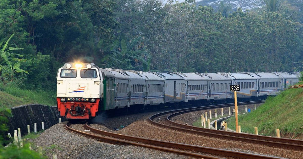 5 Kereta Api dengan Rute Terpanjang di Indonesia, Sudah Pernah Mencoba?
