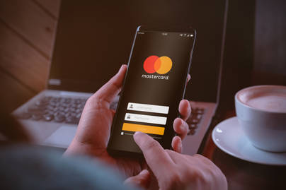 Masyarakat Paling Suka Bayar Pake eWallet Saat Berbelanja di eCommerce