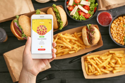 Menu Favorit Masyarakat Saat Berbelanja Makanan Online 2022