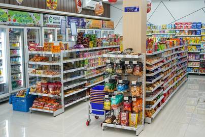 Indomaret dan Alfamart Kuasai Daftar Ritel dengan Nilai Penjualan Tertinggi 2021