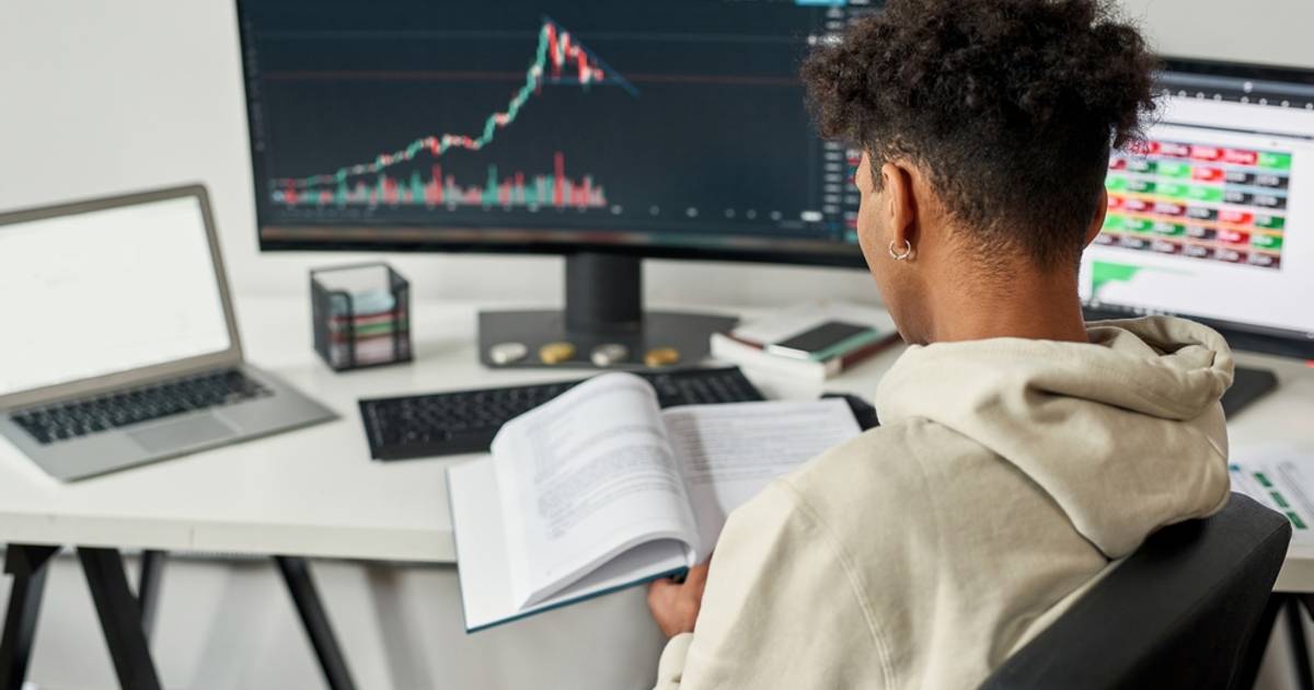 Di Umur Berapa Kebanyakan Masyarakat Indonesia Memulai Investasi?