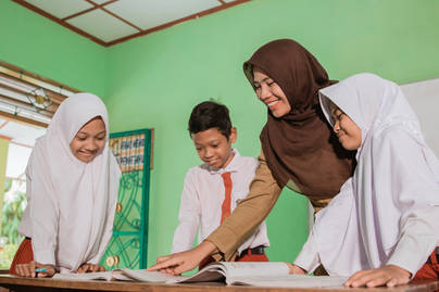 Mengulik Statistik Guru dan Tenaga Kependidikan di Indonesia