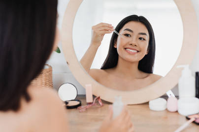 10 Merek Serum Wajah Terlaris di eCommerce 2022