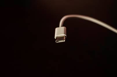 Uni Eropa Wajibkan Manufaktur HP Gunakan Kabel Charger Type-C di Tahun 2025