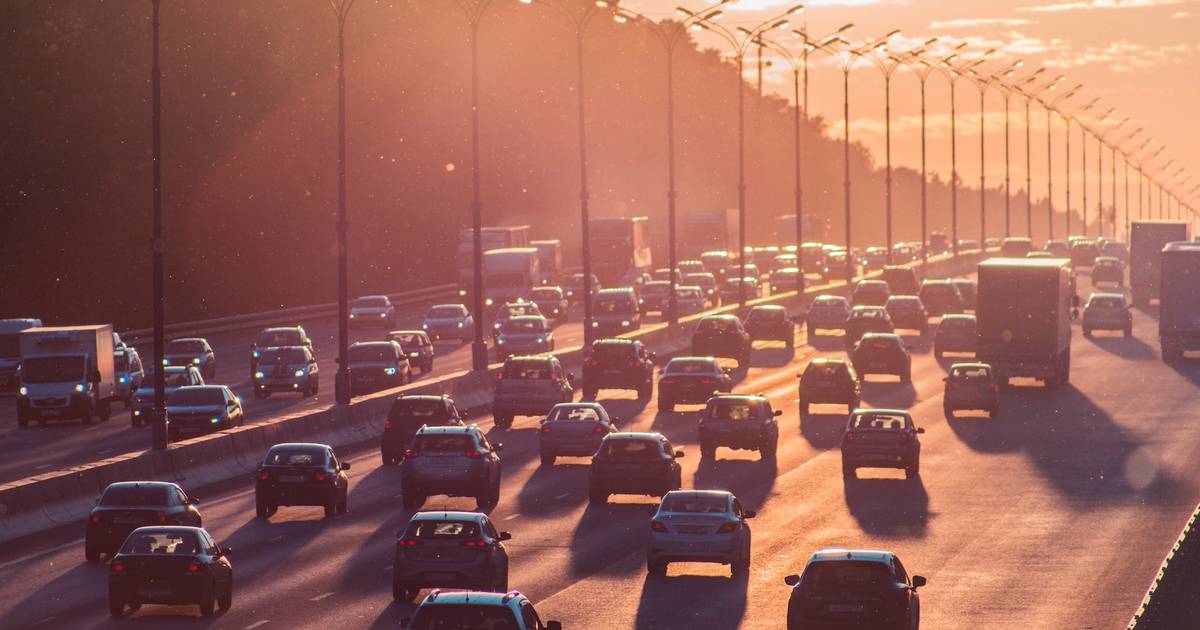 Statistik Transportasi Darat: Bentang Jalan Hingga Menurunnya Korban Lakalantas