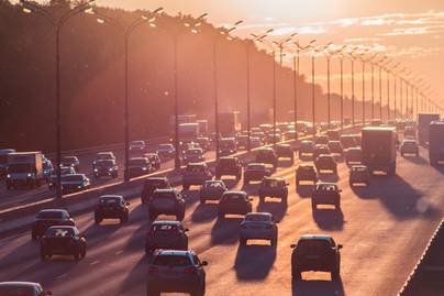 Statistik Transportasi Darat: Bentang Jalan Hingga Menurunnya Korban Lakalantas