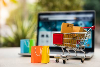 Menilik Perkembangan E-Commerce Sepanjang Tahun 2021-2026