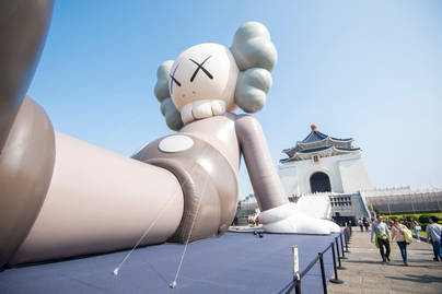 7 Deretan Negara Yang Pernah Menjadi Destinasi Kaws: Holiday