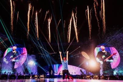 Konser Coldplay di Jakarta: Tiket Belasan Juta, Keuntungan Negara Rp1 Triliun!