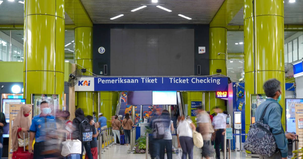 Animo Naik Kereta Api Terus Membeludak, Ini Yang Akan Dilakukan KAI