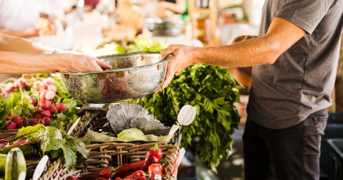 Tahun Baru Imlek Disambut dengan Lonjakan Harga Bahan Pokok
