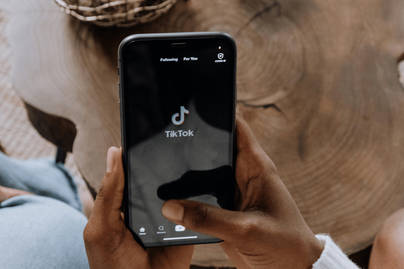 Tiktok Makin Digilai untuk Akses Berita, Tapi Semakin Sulit Kenali Berita Bohong