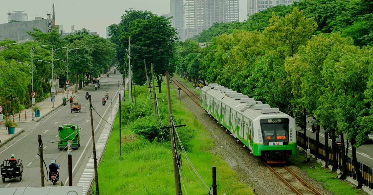 Melihat Volume Pengguna Commuter Line Pada Iduladha 2024