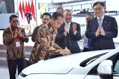 Resmi! Indonesia Kini Punya Pabrik Baterai Kendaraan Listrik Sendiri