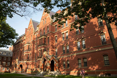 Alumni Harvard Indonesia Terbanyak Ke-5 di ASEAN