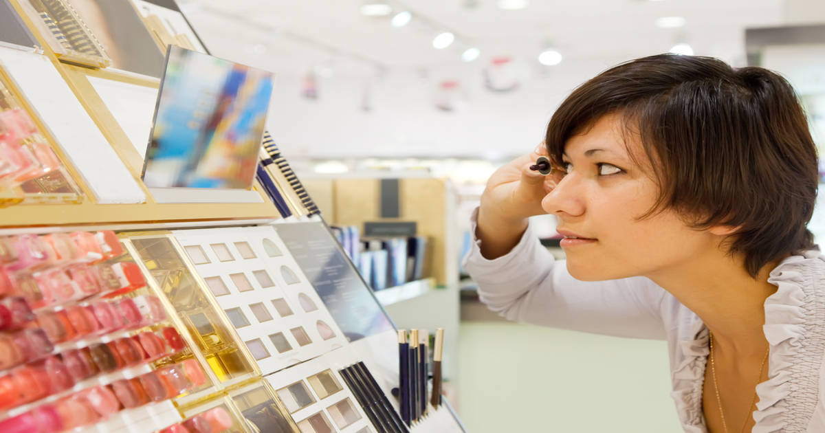 Di Era Serba Online, Mayoritas Konsumen Skincare dan Makeup Lebih Suka Belanja Offline