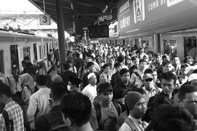 Indonesia di Hadapan Bonus Demografi: Berkah atau Bencana Ekonomi di Masa Depan?