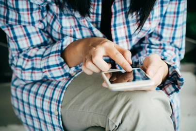 Relevansi Mengirim SMS di Tengah Dominasi Media Sosial