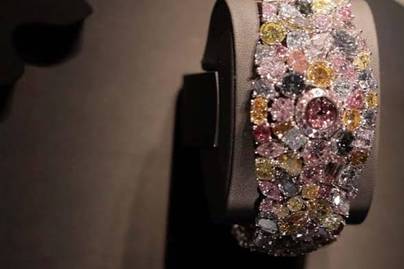 Dereran Jam Tangan Termahal di Dunia Hampir Sentuh Rp900 Miliar