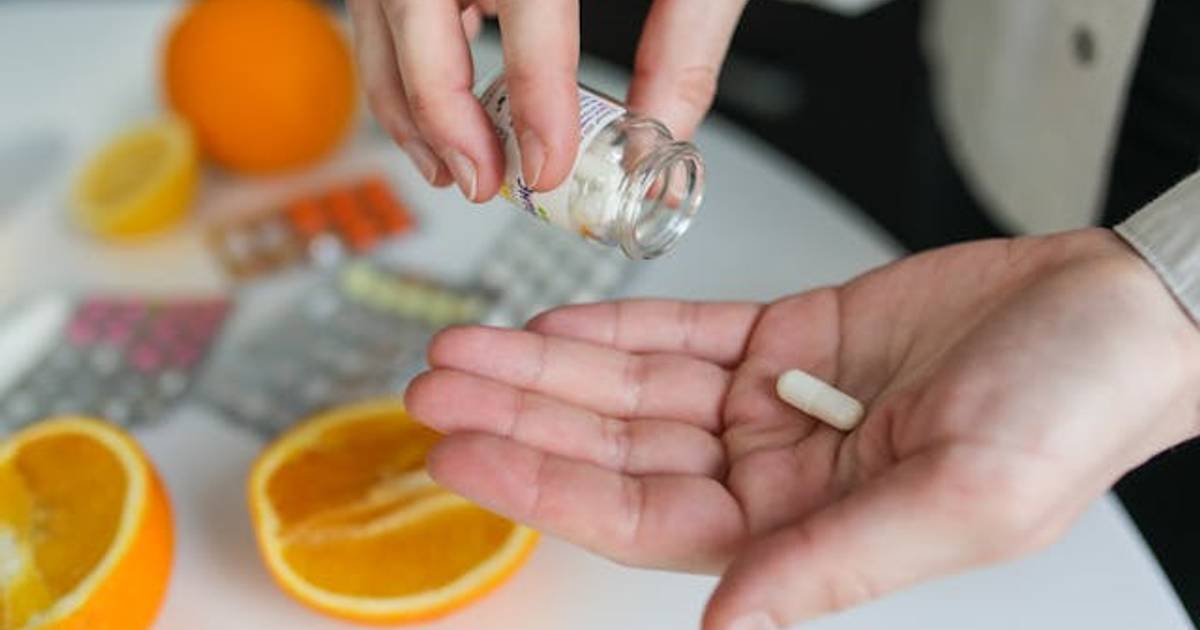 Cuaca Tak Menentu, Seberapa Sering Orang Indonesia Minum Vitamin?