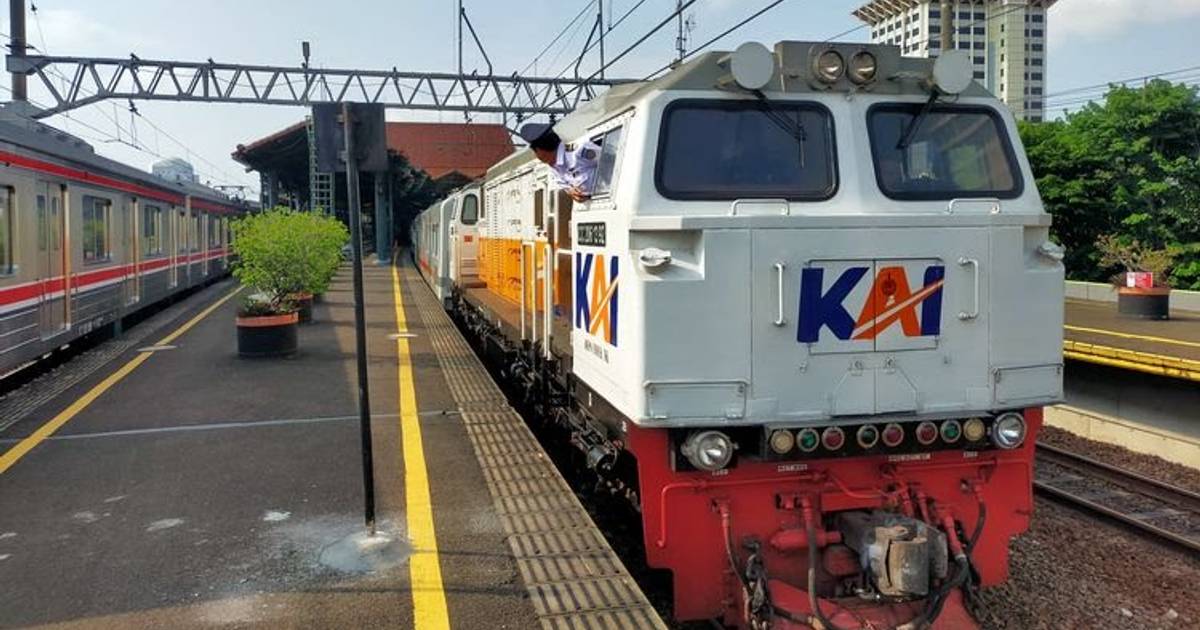 Deretan Kereta Api dengan Penumpang Terbanyak Sepanjang 2024