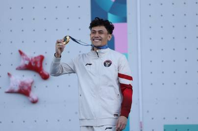 Atlet Indonesia Veddriq Leonardo Raih Gelar Athlete of the Year 2024
