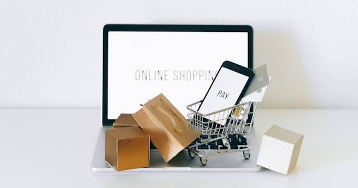 Mayoritas Usaha E-Commerce Jualan Lewat Aplikasi Pesan Instan