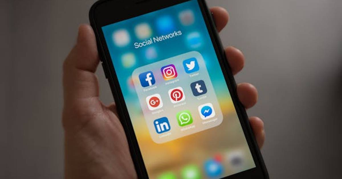 Indonesia Habiskan 188 Menit per Hari Akses Media Sosial