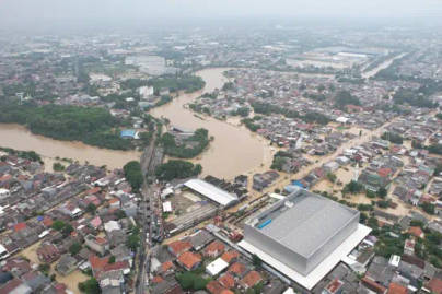 Banjir Merendam Jabodetabek, BMKG: 160 Kota & Kecamatan Berpotensi Banjir