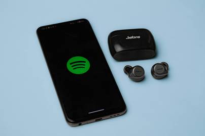 Preferensi Streaming Musik Gen Z, 74% Pilih Senja dan Malam Hari