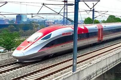 Kereta Cepat Whoosh Semakin Menarik Kalangan Turis Asing