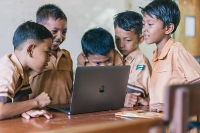 Intervensi Politik dan Bisnis Jadi Masalah Utama dalam Kebijakan Pendidikan Indonesia