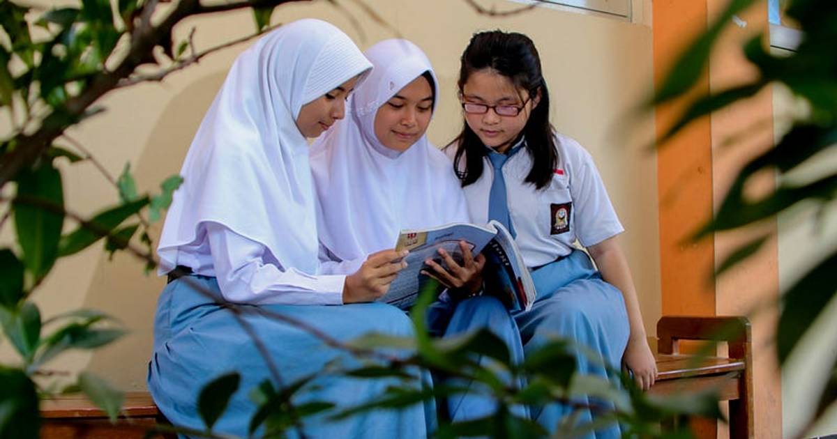 Di Balik Kebijakan Pendidikan Pemerintah Indonesia