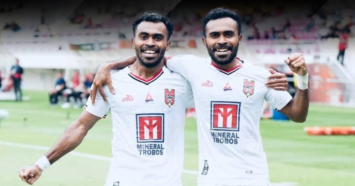 Si Kembar Pembuat Sejarah, Yakob-Yance Sayuri Buat Hat-trick di Musim yang Sama