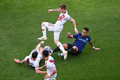 Inter Kalahkan River dengan Skor 2-0, Nerazzurri Rajai Grup E