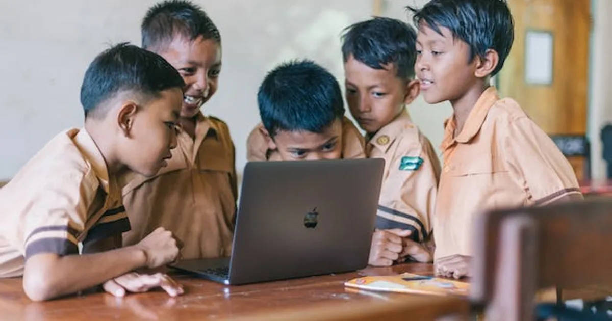 Berapa Proporsi Pengeluaran untuk Biaya Pendidikan di Indonesia?