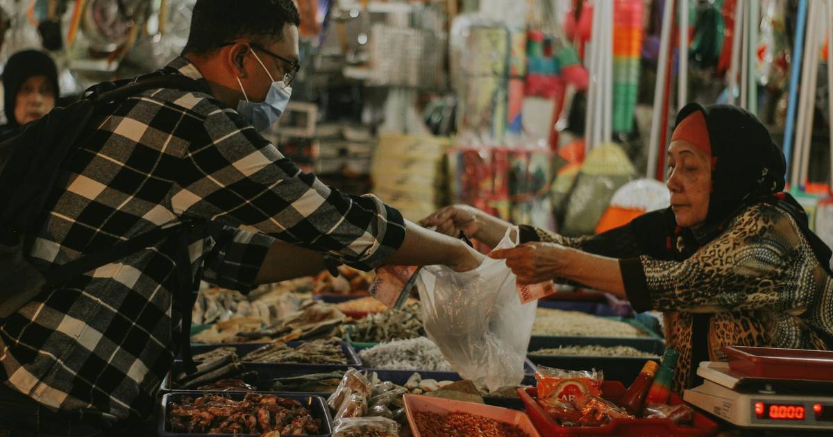 Memantau Kesejahteraan Warga Lewat Harga Beras di Pasar Tradisional