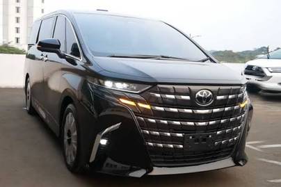 Simak Performa Alphard Usai Denza D9 Meluncur pada 2025, Merosot Tajam?