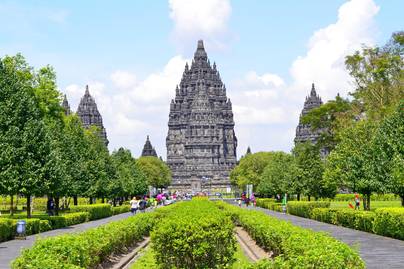 10 Provinsi Paling Hobi Berwisata 2025