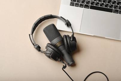 5 Alasan Publik Indonesia Menikmati Podcast, dari Belajar Hingga Hiburan!