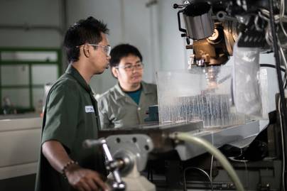 Tren Capaian Realisasi Investasi dan Serapan Tenaga Kerja pada 2025