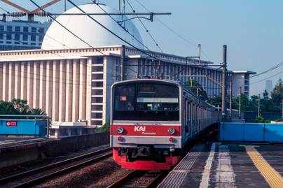 Pengguna Diproyeksi Meningkat, Ini Alasan Warga Jabodetabek Naik KRL 2024