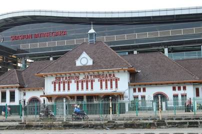 6 KA Jarak Jauh Resmi Tak akan Lagi Berhenti di Jatinegara, Cek Rutenya di Sini