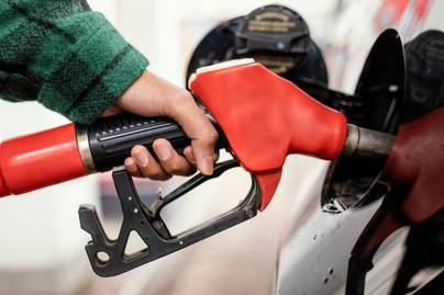 Survei LPEM UI: 81% Publik Indonesia Pilih Beli Mobil Bensin Ketimbang Listrik
