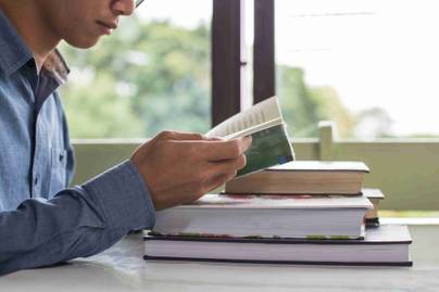 Pemerintah Salurkan Tunjangan Rp32 Miliar untuk Guru Korban Bencana